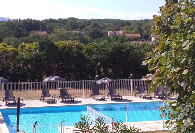 Отель Les Voyageurs