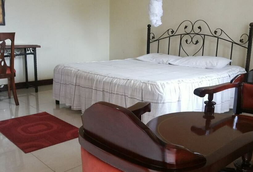 هتل Lillian Towers