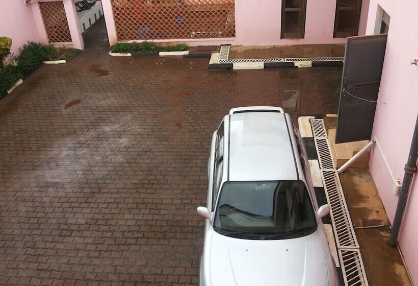 هتل Lillian Towers