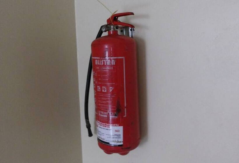 هتل Lillian Towers