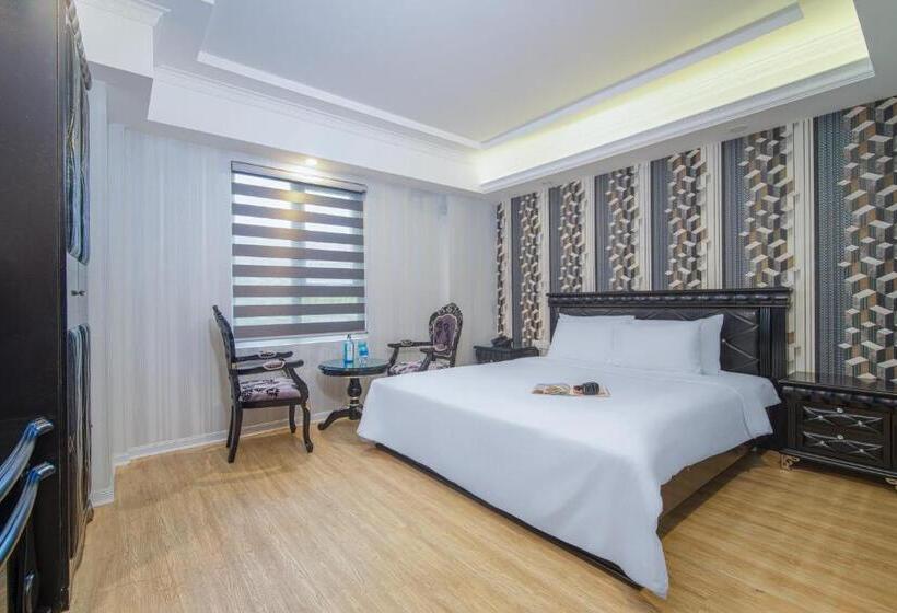 Royal Beach Hotel By Thg