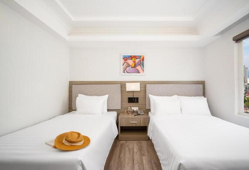 Royal Beach Hotel By Thg