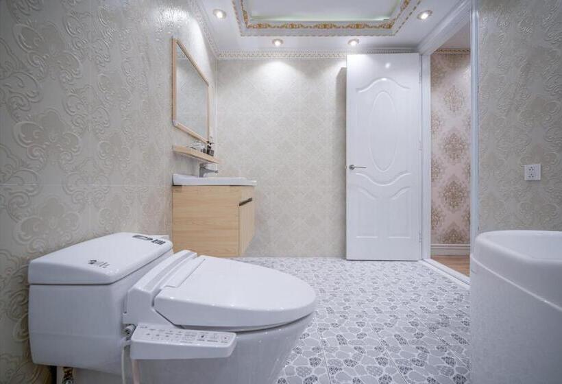 Royal Beach Hotel By Thg