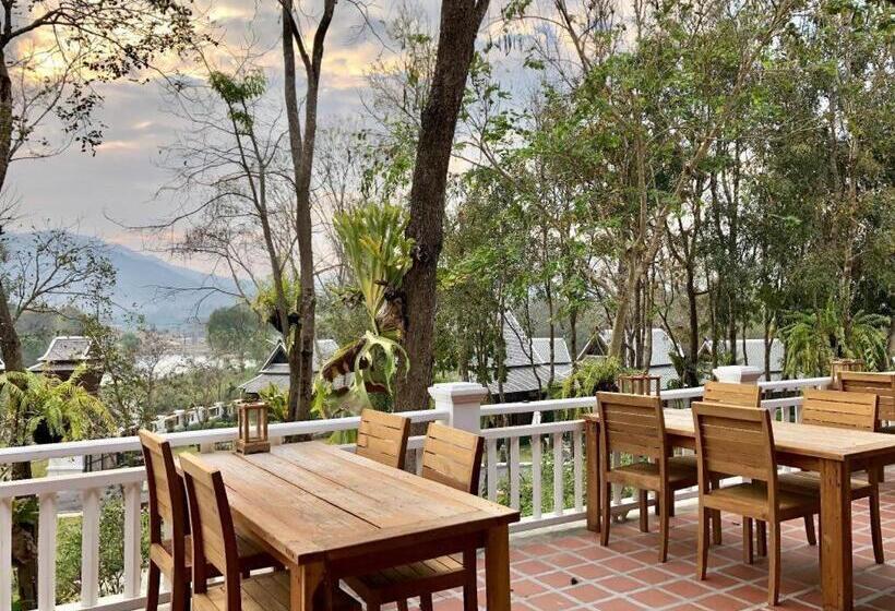 Отель Ruean Racha