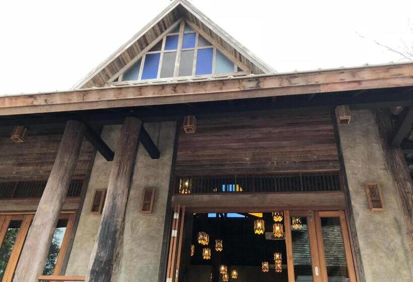 Отель Ruean Racha