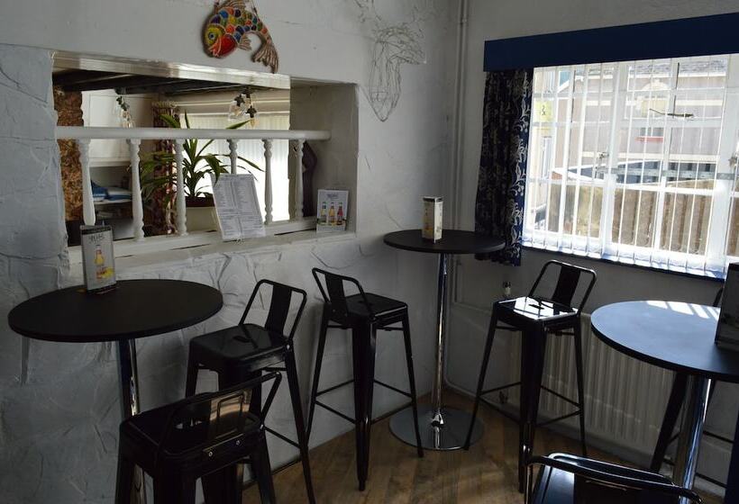 בית מלון כפרי Smugglers Haunt