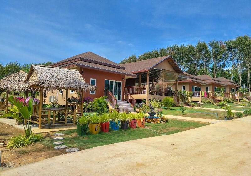 호텔 Sunrise Beach Koh Yao Resort