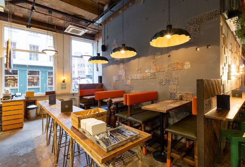 호텔 The Market House