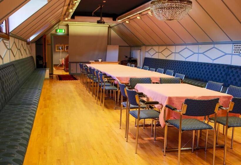 호텔 Vardshuset Hwitan