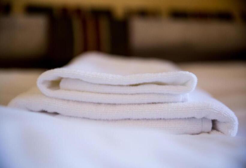 호텔 Vardshuset Hwitan