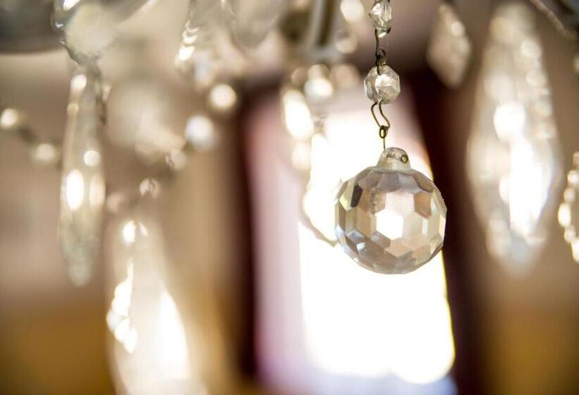 호텔 Vardshuset Hwitan