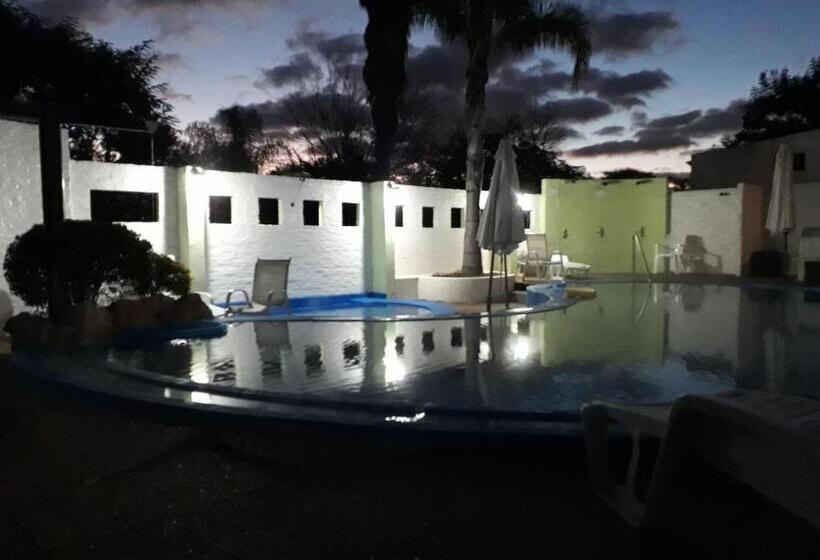 酒店 Village Termas Del Dayman