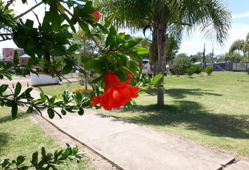 בית מלון כפרי Village Termas Del Dayman