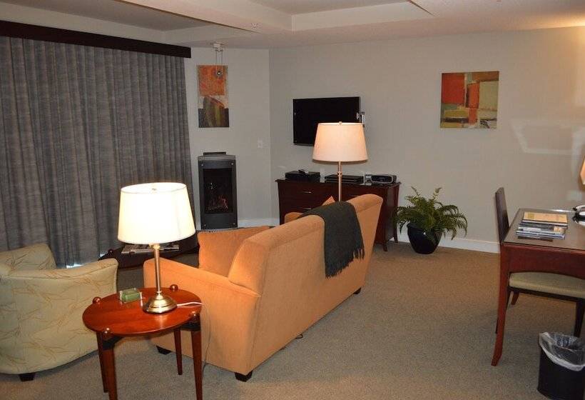 فندق Whale Cove Inn