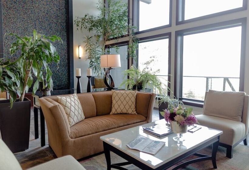 فندق Whale Cove Inn