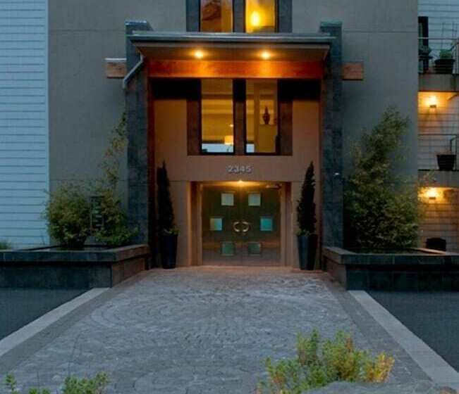 فندق Whale Cove Inn