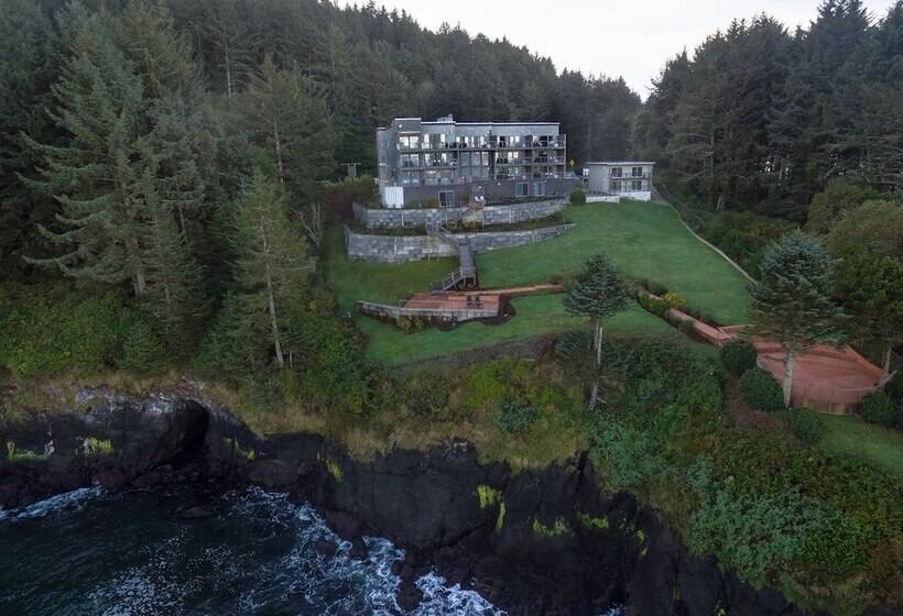 فندق Whale Cove Inn
