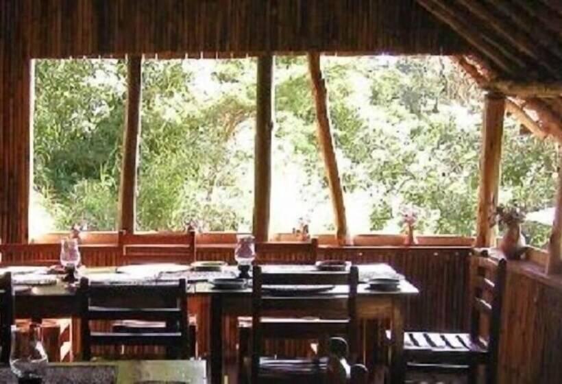 Lacam Lodge   Hostel