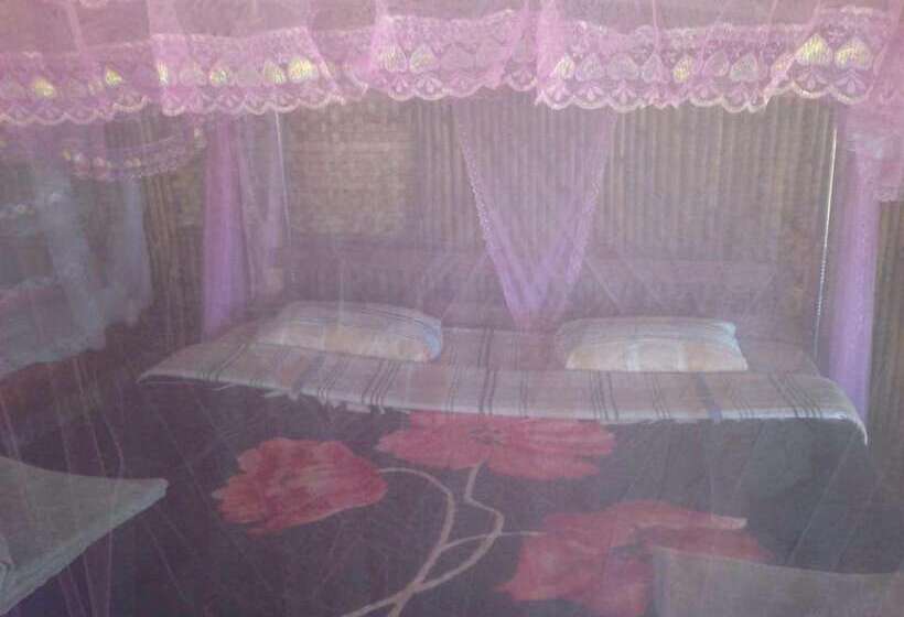 Lacam Lodge   Hostel