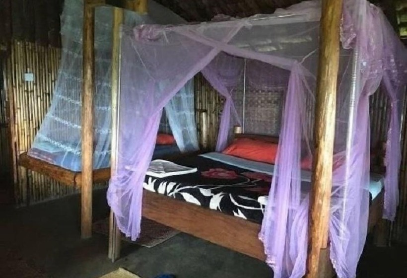 Lacam Lodge   Hostel