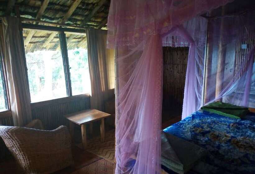 Lacam Lodge   Hostel