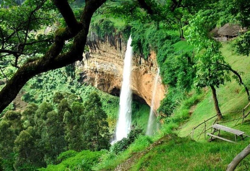 Lacam Lodge   Hostel