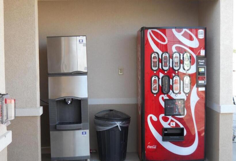 Мотель Big Lake Inn And Suites