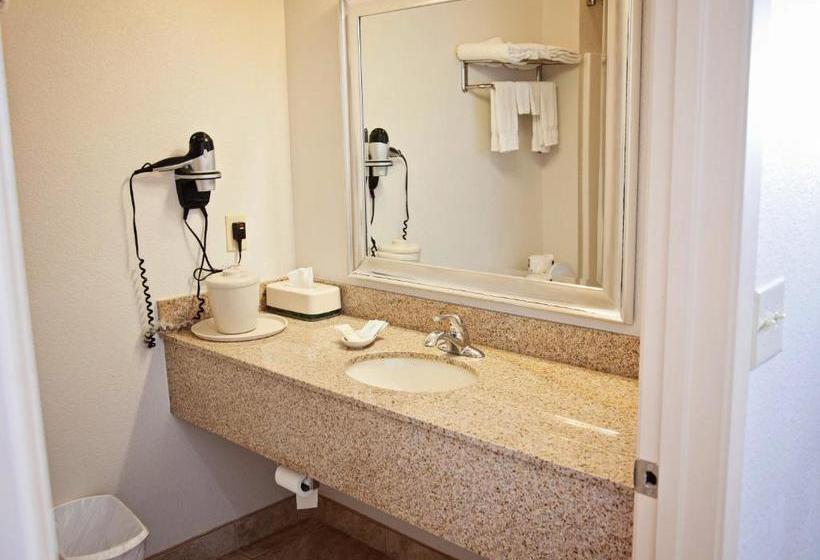 Мотель Big Lake Inn And Suites