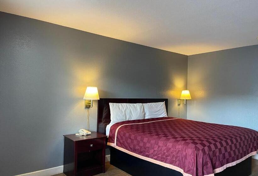 מוטל Majestic Inn