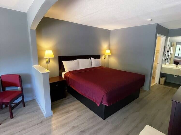 فندق على الطريق Majestic Inn