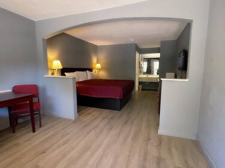 فندق على الطريق Majestic Inn