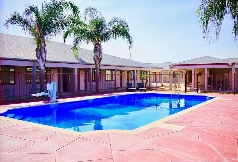 فندق على الطريق Texan Inn