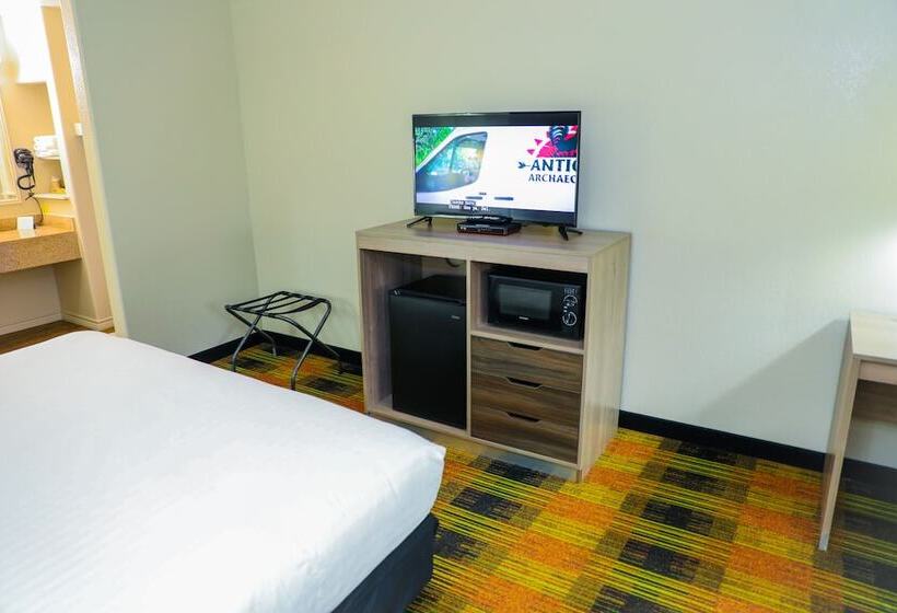 فندق على الطريق Texan Inn