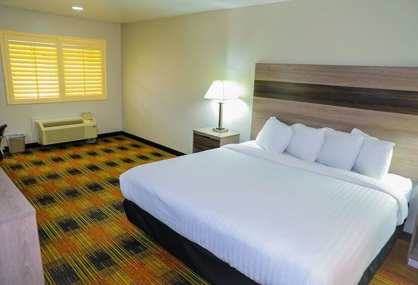 فندق على الطريق Texan Inn