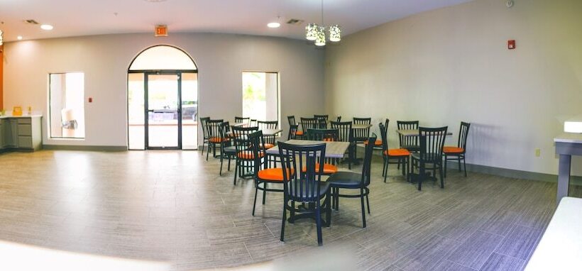 فندق على الطريق Texan Inn