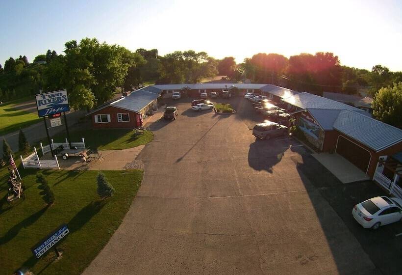 汽车旅馆  Two Rivers Inn West