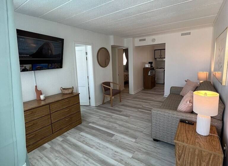 Panoramic Motel & Apartments