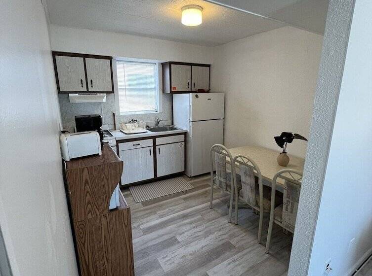 Panoramic Motel & Apartments