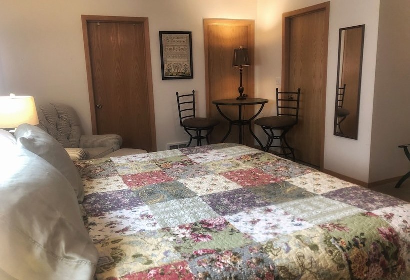 بنسيون Candlewycke Inn