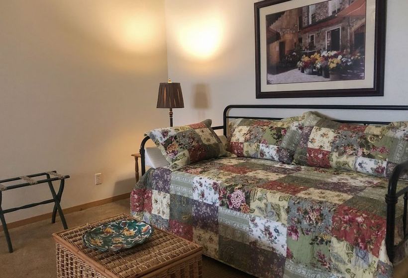 بنسيون Candlewycke Inn