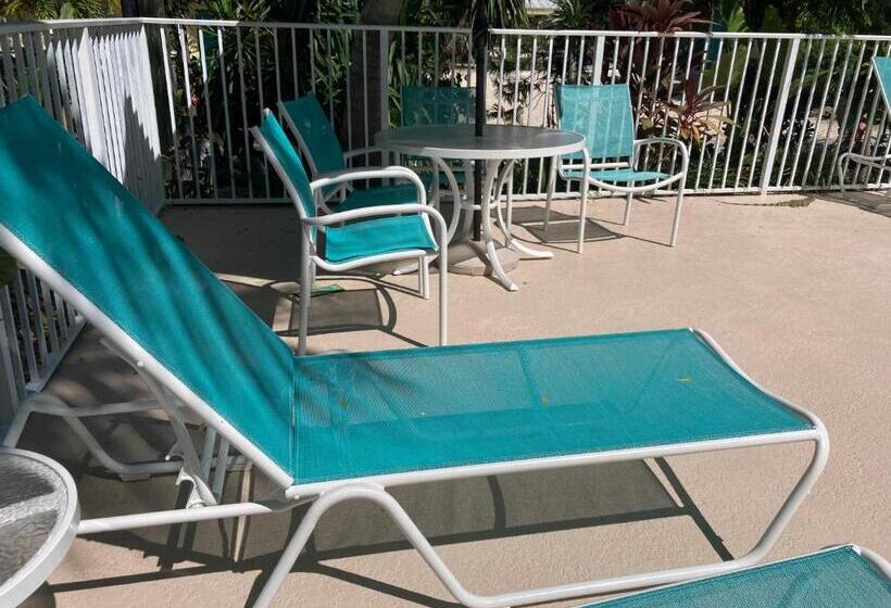 Пансион Coconut Bay Resort   Key Largo