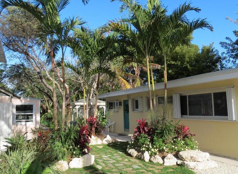 Пансион Coconut Bay Resort   Key Largo
