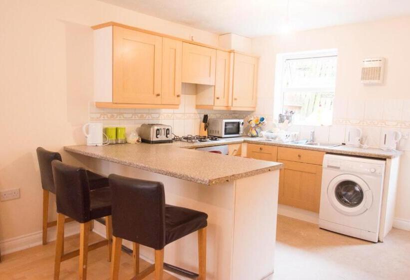 بنسيون Queen Guest House