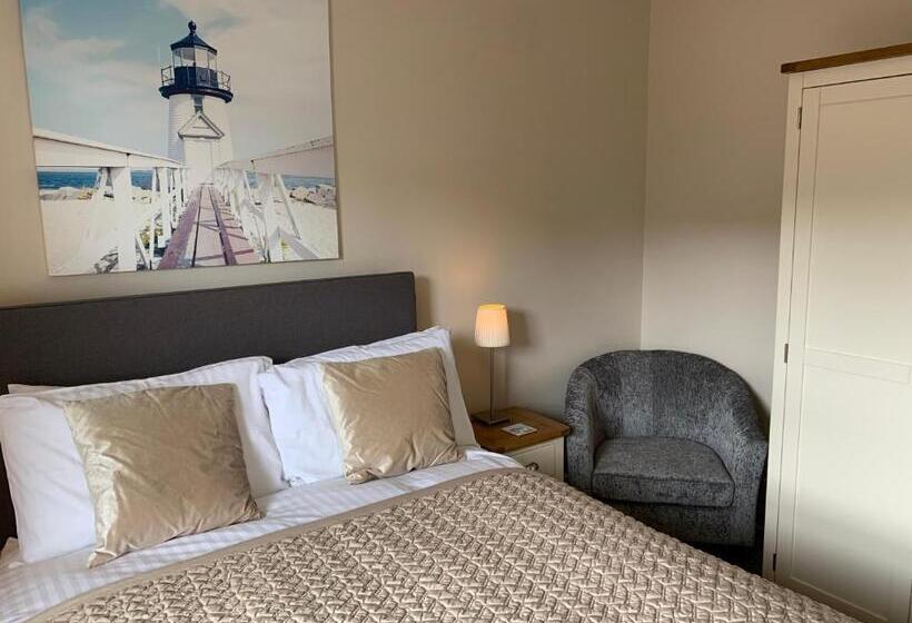 Пансион The Chestnuts