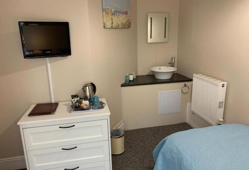 Пансион The Chestnuts