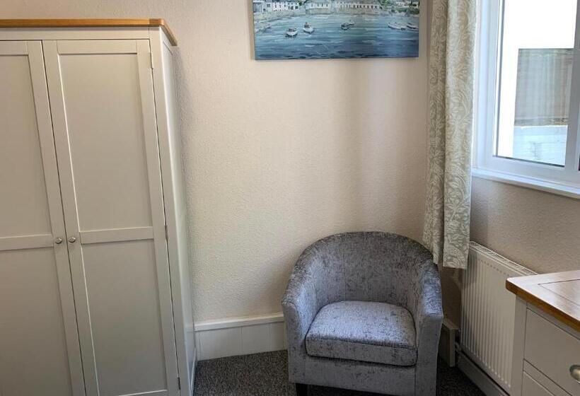 Пансион The Chestnuts