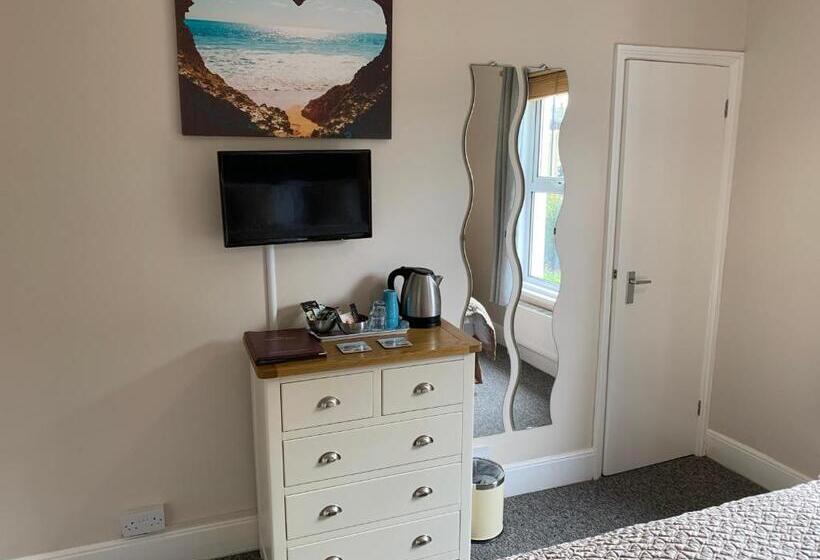 Пансион The Chestnuts