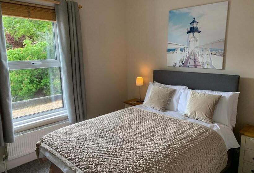 Пансион The Chestnuts