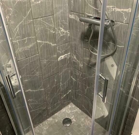 Пансион The Chestnuts