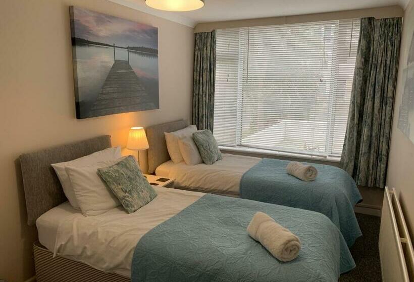 Пансион The Chestnuts